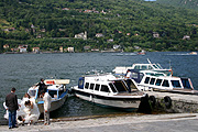 Europe, italy, italian, island, islands, piedmont, palace, palaces, isola bella, chandelier, palazzo borromeo, borromeo villa, villa, wedding dress, wedding dresses, dress, dresses, villas, architecture, baroque, lake, lakes, lake maggiore, maggiore, bride, brides, wedding, marriage, marriages.