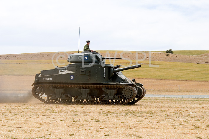 stock photo image: Australia, south australia, sa, army, armed forces, tank, tanks, army tank, army tanks, men, man, male, males, occupation, occupations, vehicle, vehicles, transport, transportation, vehicle, vehicles, weapon, weapons, weaponry, soldier, soldiers, australian army, military, defence, defence forces, armed servicesPB10,