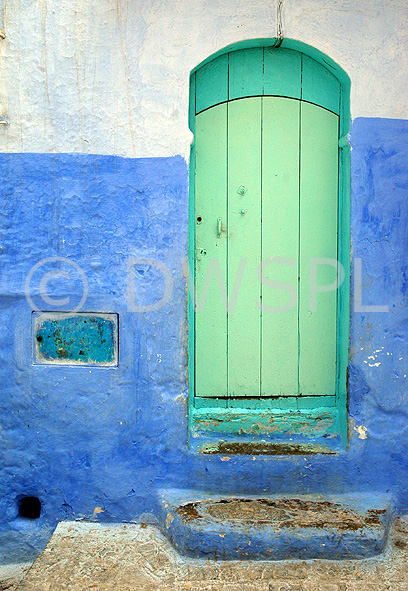 stock photo image: Morocco, chefchaouen, house, houses, housing, door, doors, doorway, doorways, blue, rif, rif mountains, architecture, BS65,