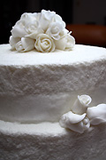 Marriage, marriages, wedding, weddings, food, cake, cakes, wedding cake, wedding cakes, icing, iced, rose, roses, ceremony, ceremonies.