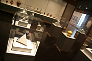 Australia, New South Wales, sydney, gallery, galleries, art, art gallery, art galleries, art gallery of new South Wales, art gallery of nsw, vase, vases.