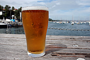 Australia, New South Wales, sydney, glass, glasses, beer, beverage, beverages.