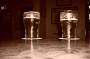 Australia, New South Wales, sydney, glass, glasses, beer, beverage, beverages, table, tables.