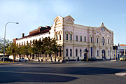 Australia, wa, western australia, kalgoorlie, road, roads, sealed, sealed road, sealed roads, town hall, town halls, hall, halls.