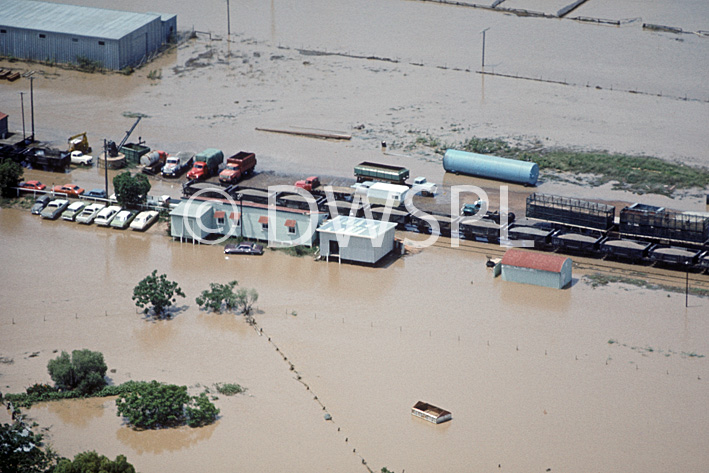 stock photo image: Australia, New South Wales, disaster, disasters, flood, floods, flooding, flooded, river, rivers, namoi, namoi river, wee waa, railway, railways, transport.