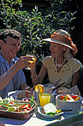 People, couple, Couples, Man, Men, Male, Males, Female, Females, people, woman, Women, meal, meals, hat, hats, food, Australia, Sport pictures, Sports, balloon images, hot air balloons