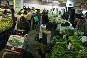 Australia, nsw, sydney, people, haymarket, haymarkets, market, markets, people, shopper, shoppers, shopping, vegetable, vegetables, box, boxes, cardboard, cardboard box, cardboard boxes, fruit, market stall, market stalls.