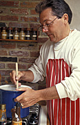 People, man, men, male, males, kitchen, kitchens, cook, cooks, cooking, oven, ovens, stove, stoves, Australia, Sport pictures, Sports, balloon images, hot air balloons