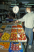 Cchild, children, puberty, sa, south australia, adelaide, shop, shops, shopping, retail, retail industry, industry, people, child, children, puberty, man, men, male, males, teenager, teenagers, adolescent, adolescents, teenage boy, teenage boys, fruit, scales, apple, apples.