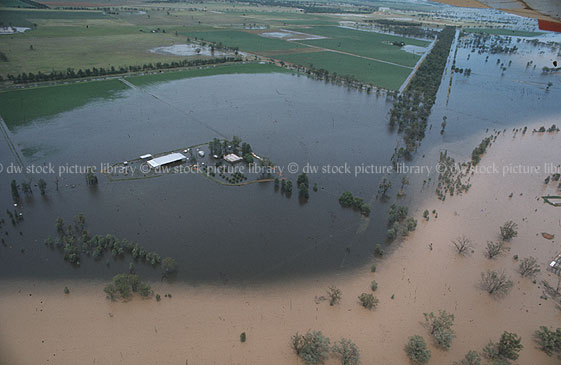 stock photo image: Climate, disaster, disasters, natural disaster, natural disasters, weather, flood, floods, flooding, flooded, river, rivers, water, namoi river, wee waa, aerial, aerials, farm, farms, farm land, farming land, rural, rural scene, rural scenes, nsw, new South Wales, australia, aerial, aerials.