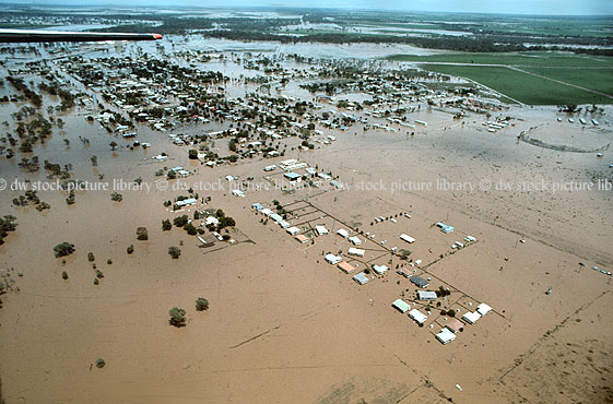 stock photo image: Climate, disaster, disasters, natural disaster, natural disasters, weather, flood, floods, flooding, flooded, river, rivers, water, namoi river, wee waa, aerial, aerials, farm land, farming land, rural, rural scene, rural scenes, nsw, new South Wales, australia, aerial, aerials.