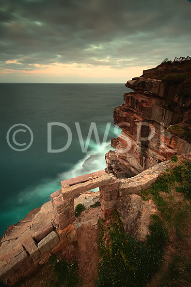 stock photo image: Australia, nsw, sydney, vaucluse, diamond bay, diamond bay reserve, coast, coasts, coastal, coastline, coastlines, cloud, clouds, cliff, cliffs.