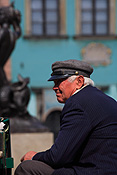 Europe, warsaw, poland, rynek, starego, miasta, rynek starego miasta, people, man, men, male, males, driver, drivers, carriage, carriages, FF25,