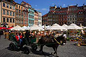 Europe, warsaw, poland, rynek, starego, miasta, rynek starego miasta, people, man, men, male, males, driver, drivers, carriage, carriages, FF25,