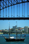 Australia, New South Wales, Architecture, arch, arches, archway, archways, Sydney, Sydney Harbour Bridge, Sydney Harbor Bridge, harbour bridge, bridge, bridges, Sydney Harbour, Sydney Harbor, tallship, tallships, tall ship, tall ships, ship, ships, early sailing vessel, early sailing vessels, old ship, old ships, FF25,