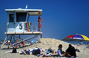 America, USA, US, LA, Los Angeles, Huntington, Huntington beach, United States, United states of America, Beach, Beaches, coast, coasts, coastal, lifeguard, lifeguards, man, men, male, males, occupation, occupations, umbrella, umbrellas, FF25,