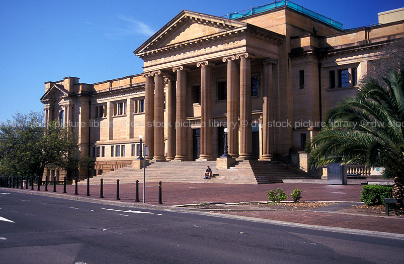 stock photo image: Australia, new South Wales, nsw, sydney, library, libraries, state library, state libraries, state library of new South Wales, architecture, pillar, pillars, column, columns, mitchell library, road, roads, sealed, sealed road, sealed roads.