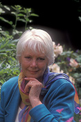 People, woman, women, female, females, old, aged, elderly, old woman, old women, aged woman, aged women, elderly woman, elderly women, Australia, Sport pictures, Sports, balloon images, hot air balloons