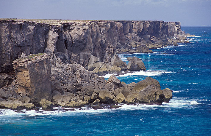 stock photo image: Australia, South Australia, SA, Nullarbor, Nullarbor plain, Nullarbor plains, Bunda, Bunda cliffs, cliff, cliffs, coast, coasts, coastline, coastlines, bight, great australian, great australian bight, southern ocean, ocean, oceans, sea, seas, seascape, seascapes.