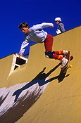 People, child, children, puberty, Sport pictures, Sports, skateboard, skateboards, skateboarding, skateboard rider, skateboard riders, teenager, teenagers, adolescent, adolescents, male, males, teenage boy, teenage boys, OUTDOORS, rink, rinks.