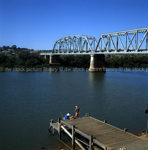 stock photo image: Australia, south australia, sa, murray bridge, river, rivers, murray river, murray, bridge, bridges, architecture, jetty, jetties, water, fishing, outdoors, people.