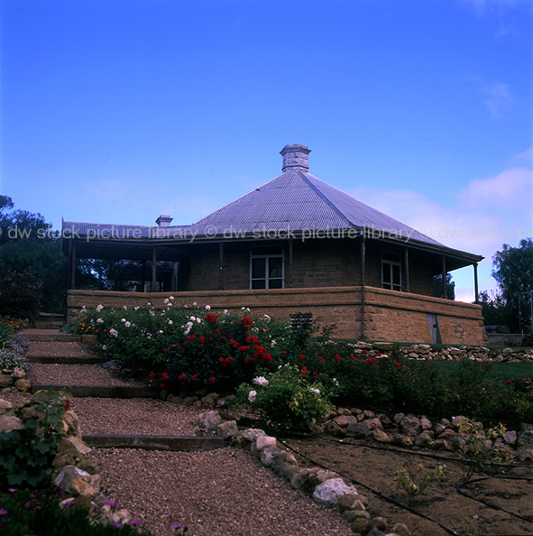 stock photo image: Australia, south australia, sa, murray bridge, architecture, roundhouse, roundhouses, round house, round houses, footpath, footpaths, path, paths, pathway, roof, roofs, rooves, chimney, chimneys.