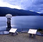 Australia, vic, victoria, dam, dams, thomson, thomson dam, water, water storage, thomson river, river, rivers, water, mountain, mountains, cloud, clouds, rock, rocks, gravel.