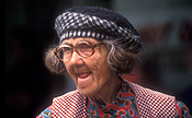 People, woman, women, female, females, old woman, old women, old people, elderly, elderly people, elderly woman, elderly women, old, elderly, aged, portrait, portraits, hat, hats, beret, berets, spectacles.