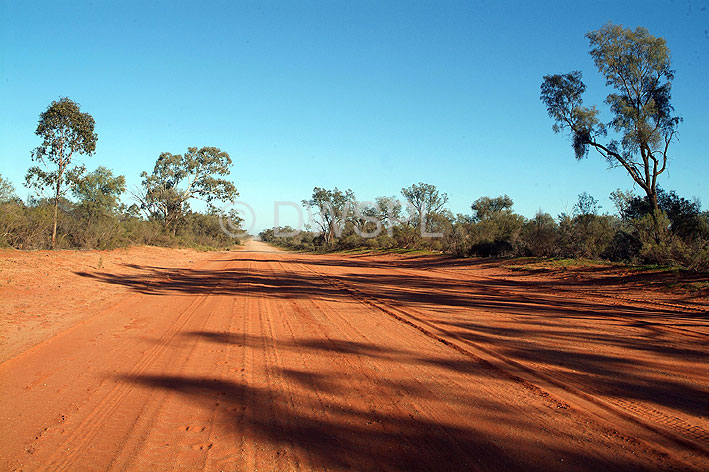 stock photo image: Australia, New South Wales, wannaring, road, roads, unsealed, unsealed road, unsealed roads, dirt road, dirt roads, outback, australian outback, outback australia, DFF, DFFROADS.