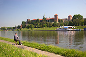 Poland, krakow, cracow, architecture, wawel, wawell hill, castle, castles, royal castle, people, man, men, male, males, outdoors, fishing, fisherman, fishermen, FF25,